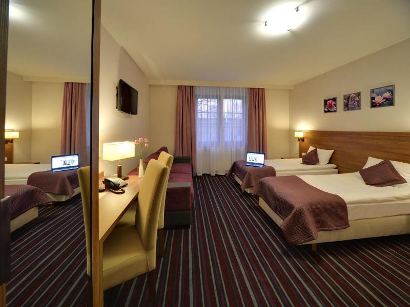 Hotel Camelot image