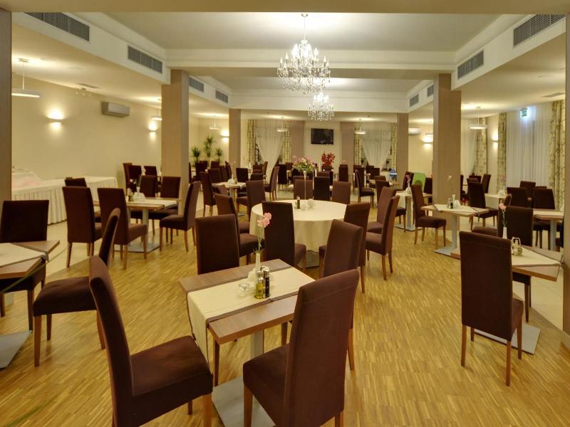 Hotel Camelot image