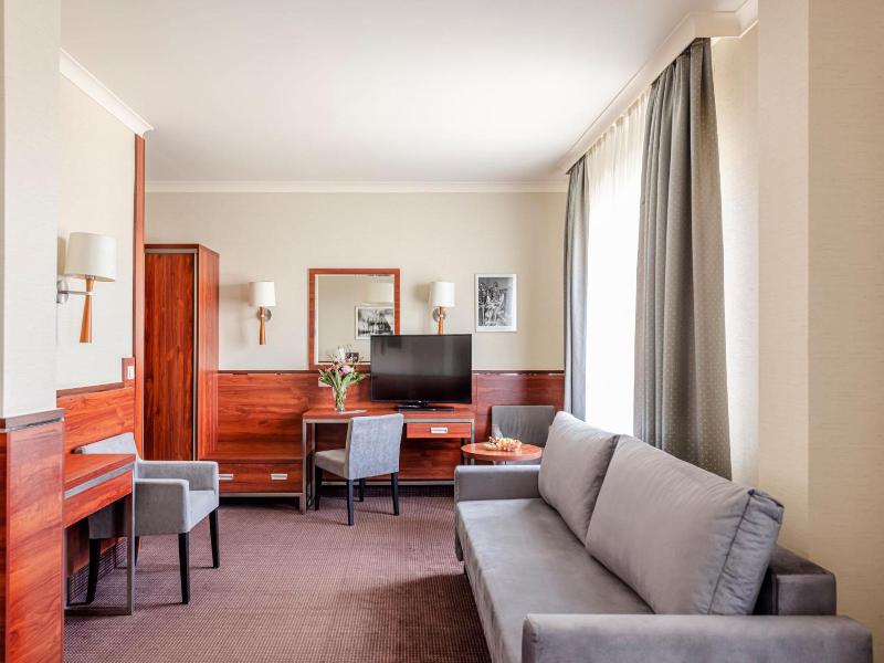 Hotel Panorama image