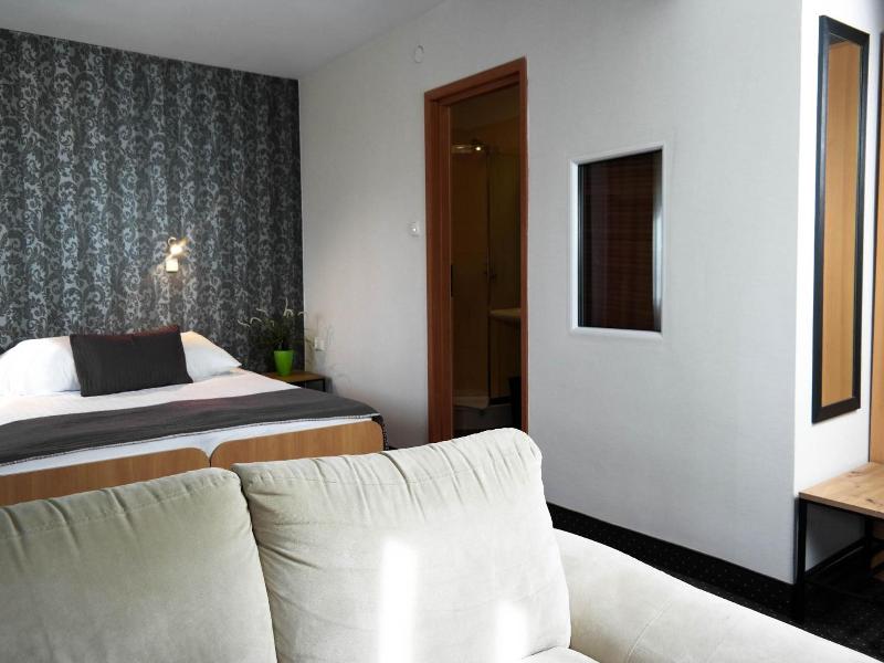 Hotel George image
