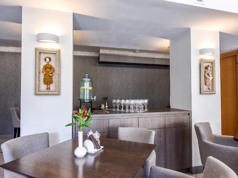Muza Hotel image