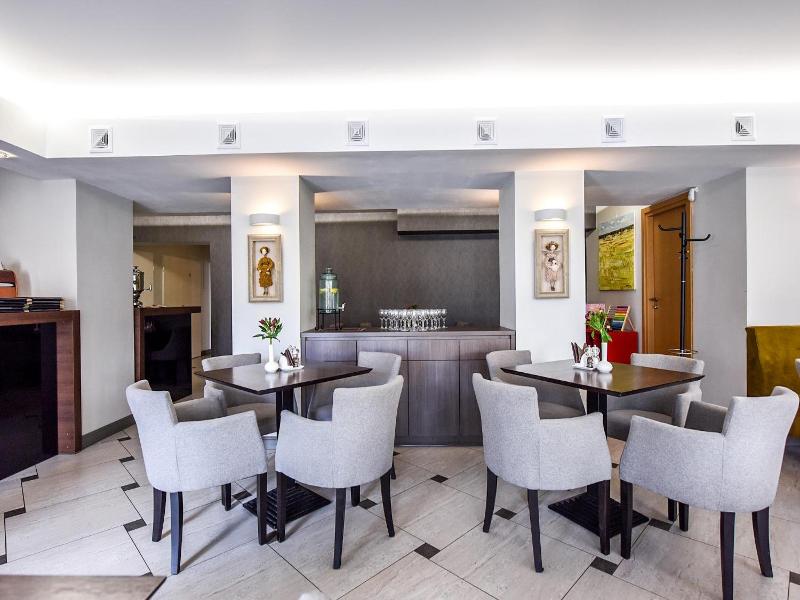 Muza Hotel image