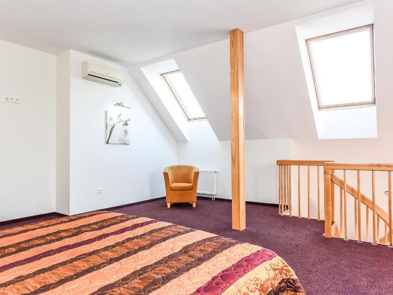 Muza Hotel image