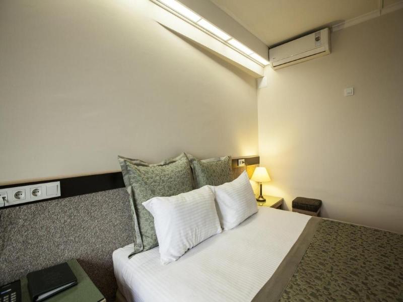 Kad Kv Y R Ht M Hotel image