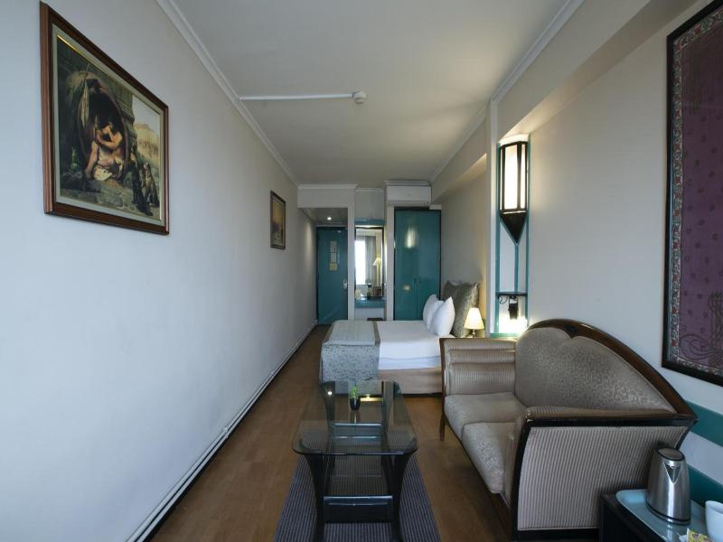 Kad Kv Y R Ht M Hotel image