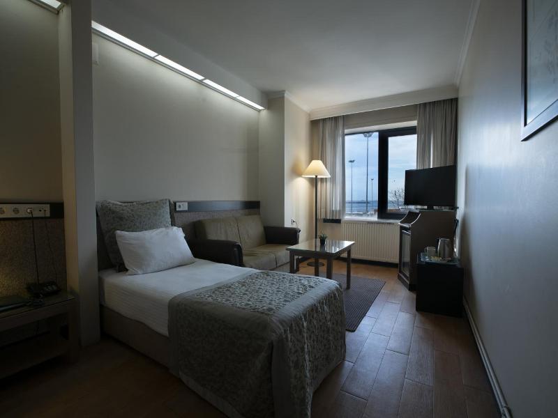 Kad Kv Y R Ht M Hotel image