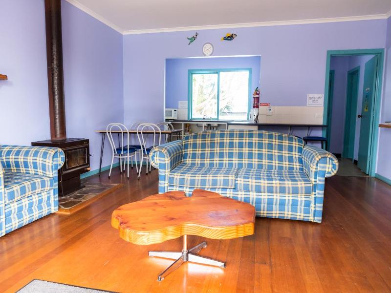 Anglesea Backpackers image