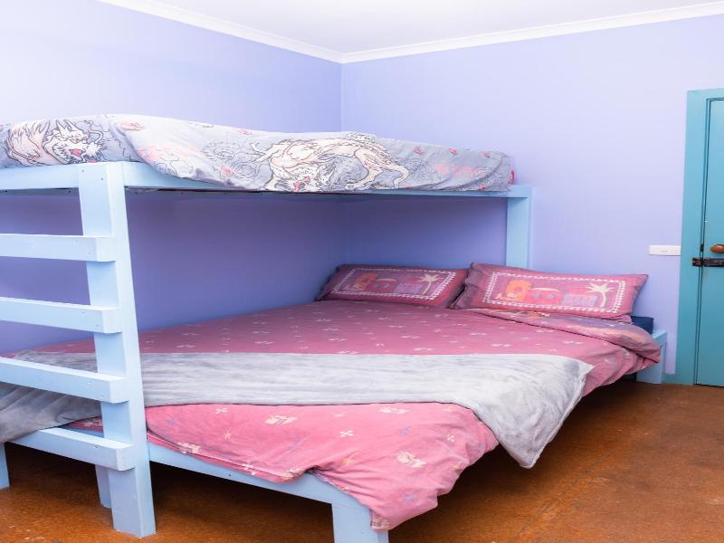 Anglesea Backpackers image
