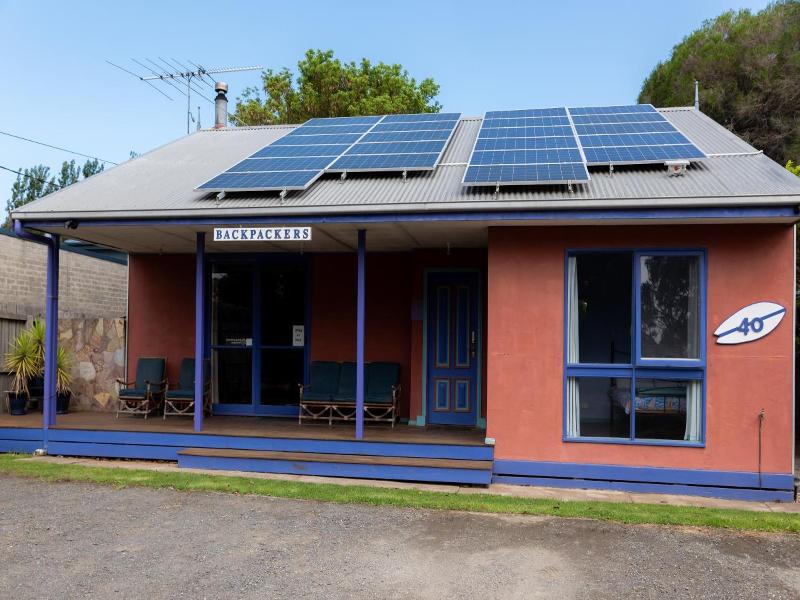Anglesea Backpackers image