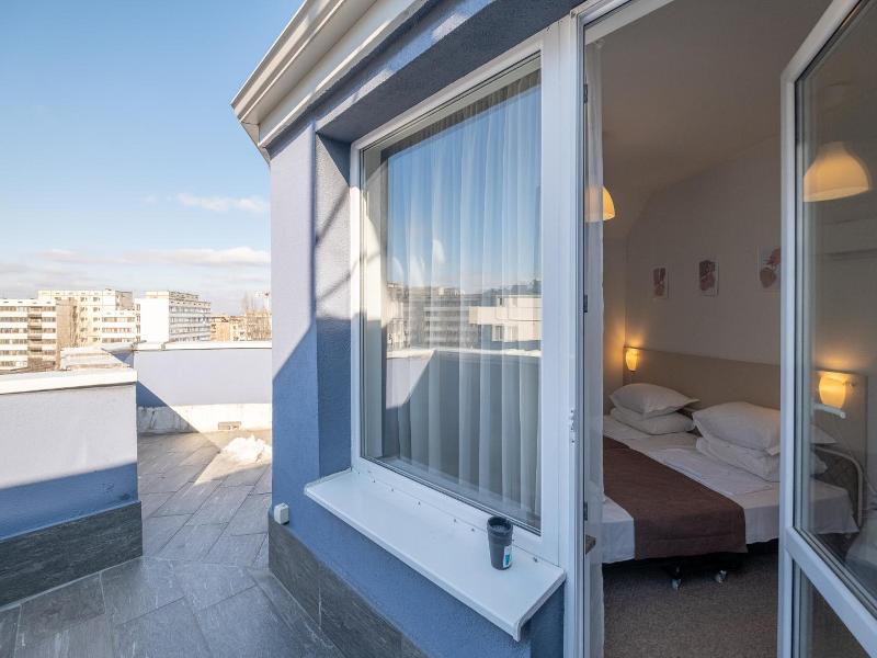 Blue Label Apart House image