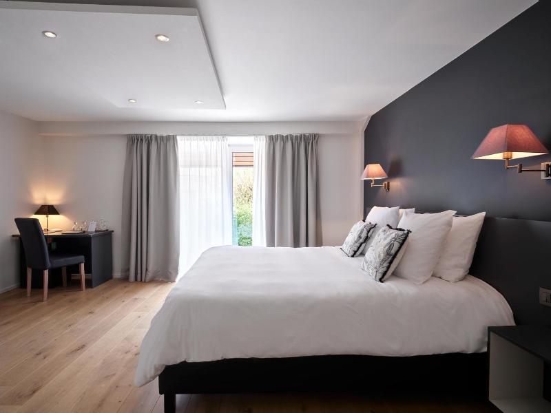 Le 24 Hotel image
