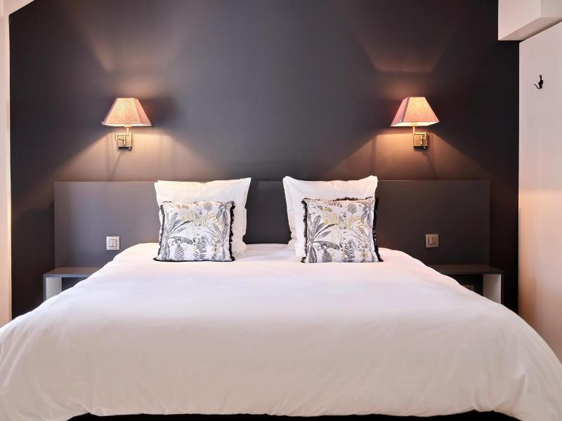 Le 24 Hotel image