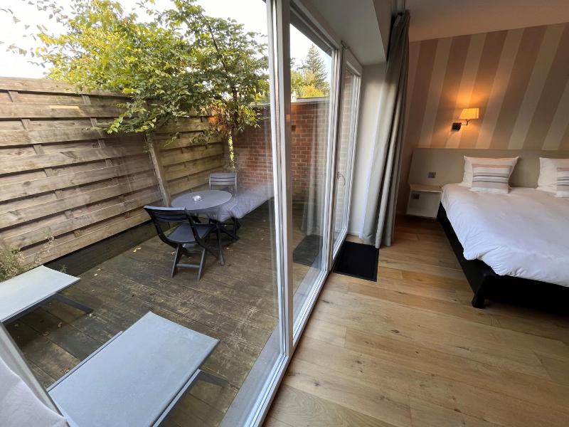Le 24 Hotel image