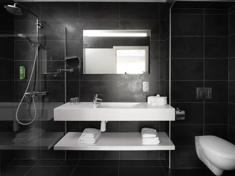 Le 24 Hotel image