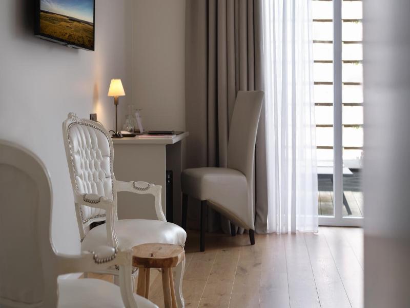 Le 24 Hotel image