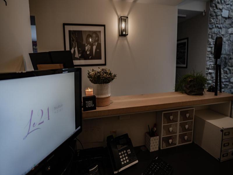 Le 24 Hotel image