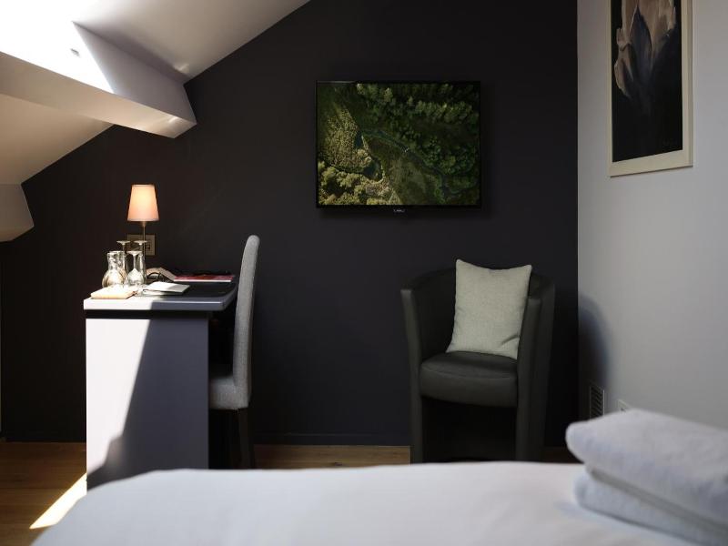 Le 24 Hotel image