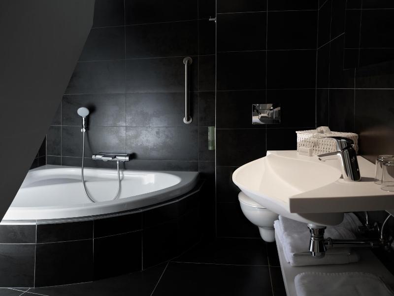 Le 24 Hotel image