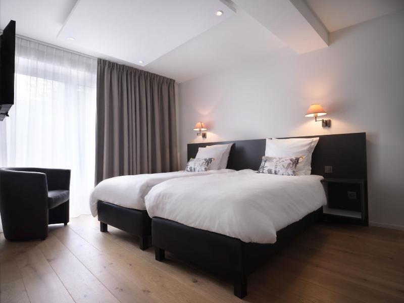 Le 24 Hotel image