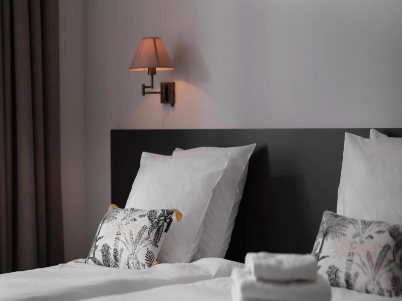 Le 24 Hotel image
