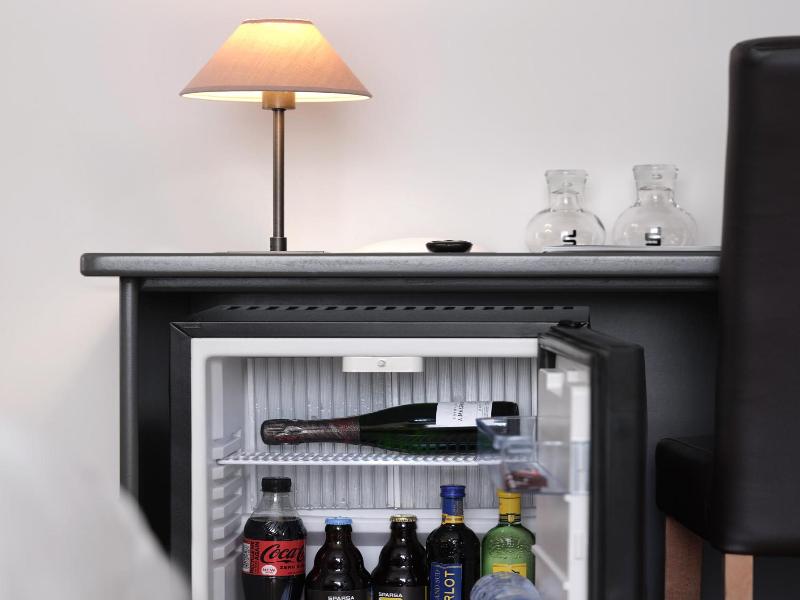 Le 24 Hotel image