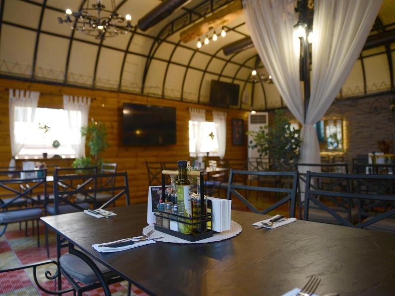 City House Family Hotel Restaurant image