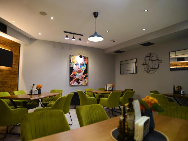 City House Family Hotel Restaurant image