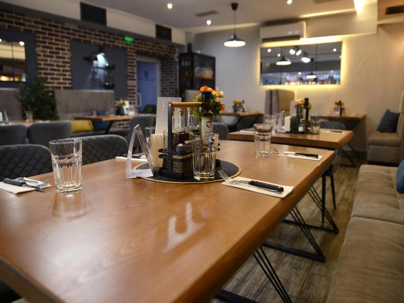 City House Family Hotel Restaurant image