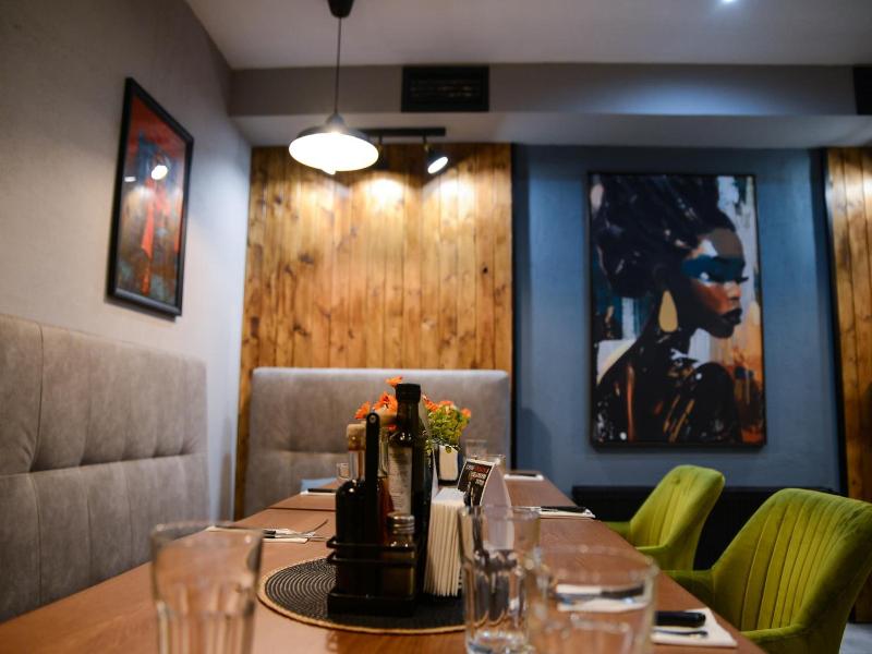 City House Family Hotel Restaurant image