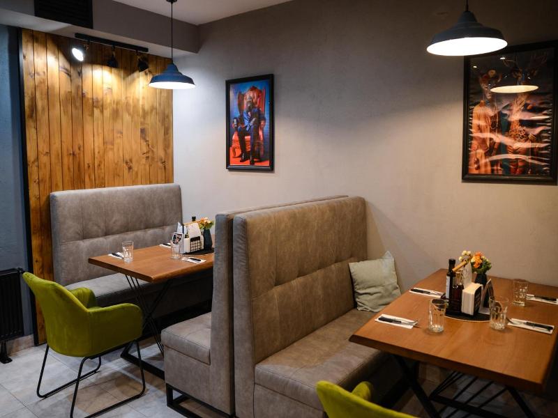 City House Family Hotel Restaurant image