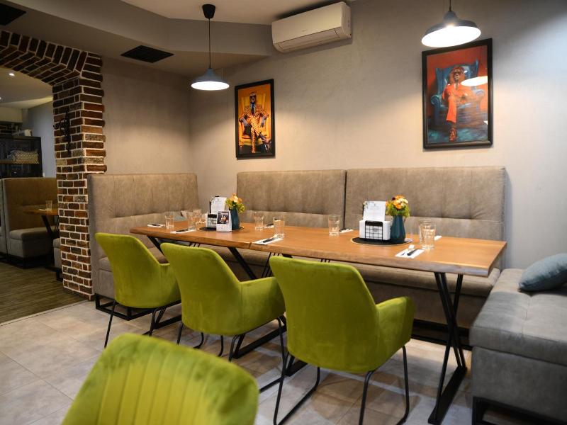 City House Family Hotel Restaurant image