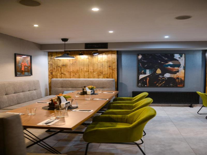 City House Family Hotel Restaurant image
