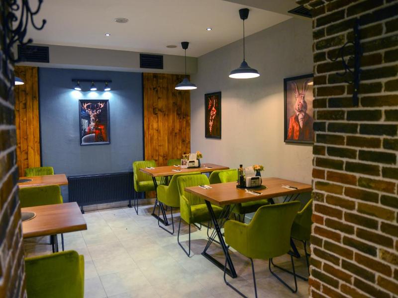 City House Family Hotel Restaurant image