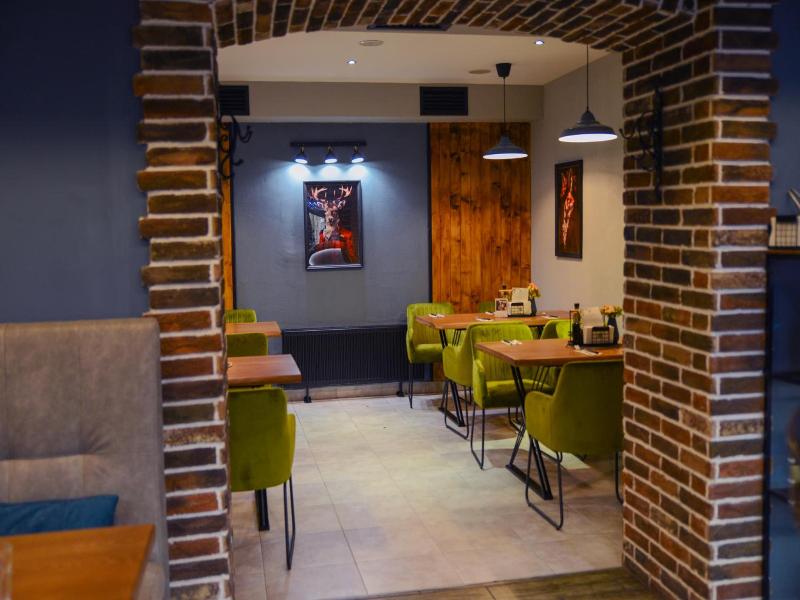 City House Family Hotel Restaurant image