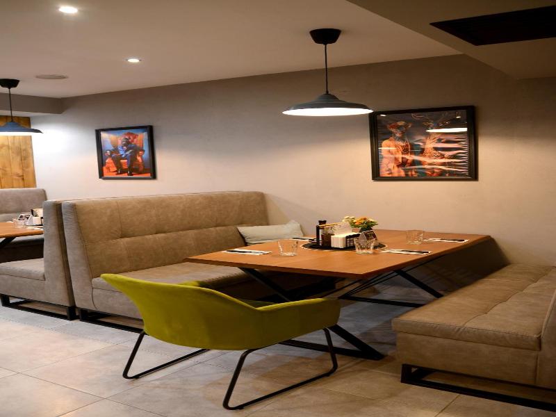 City House Family Hotel Restaurant image