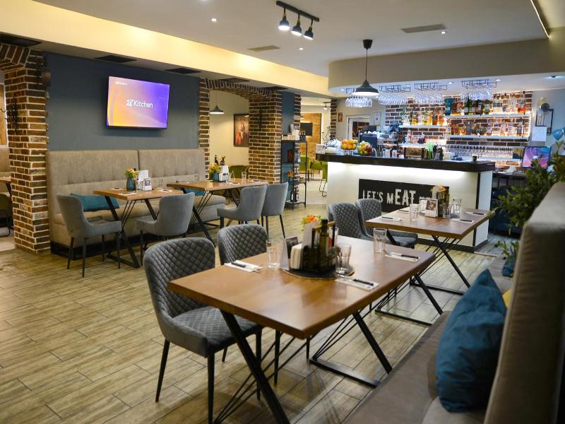 City House Family Hotel Restaurant image