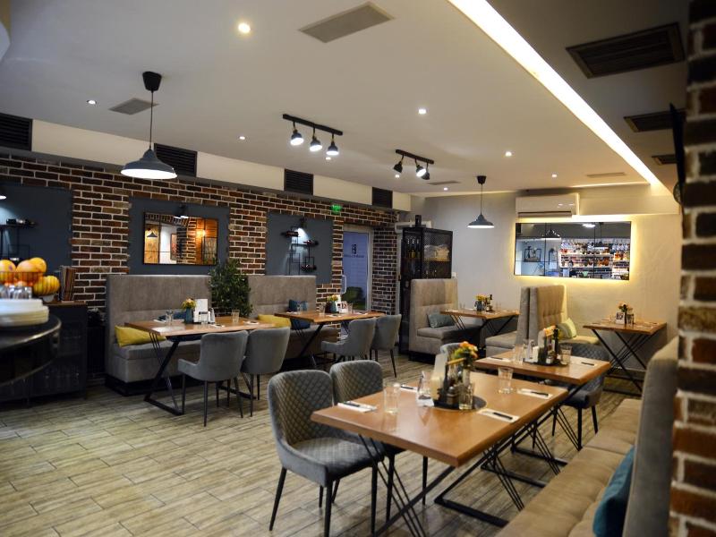 City House Family Hotel Restaurant image