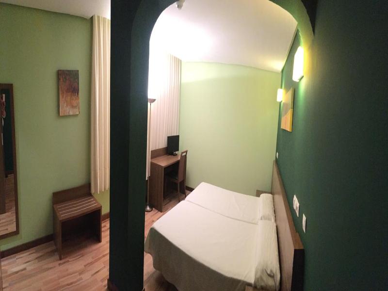 Hotel Area De Servicio Los Chopos image