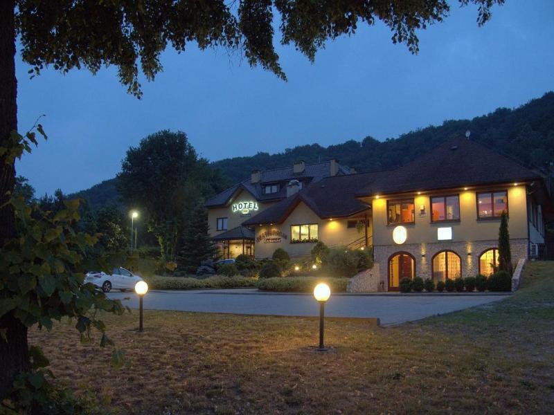 Hotel Kochanv W image
