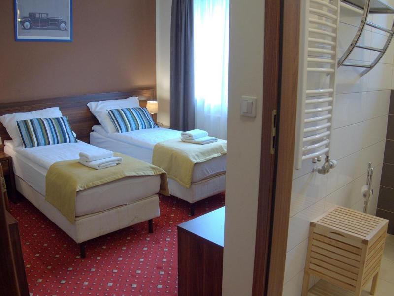 Hotel Kochanv W image