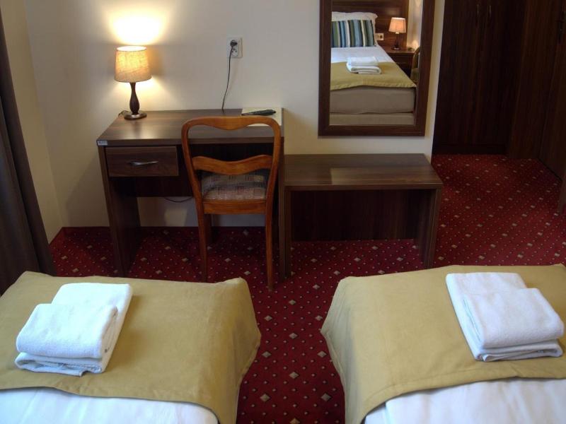 Hotel Kochanv W image