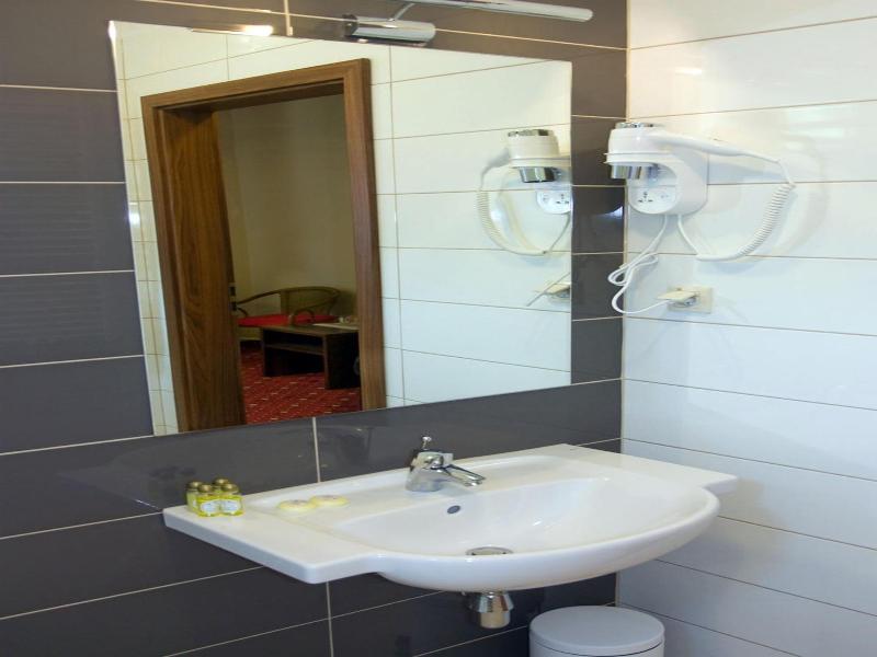 Hotel Kochanv W image