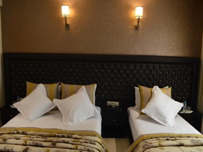 Hotel La Luna image