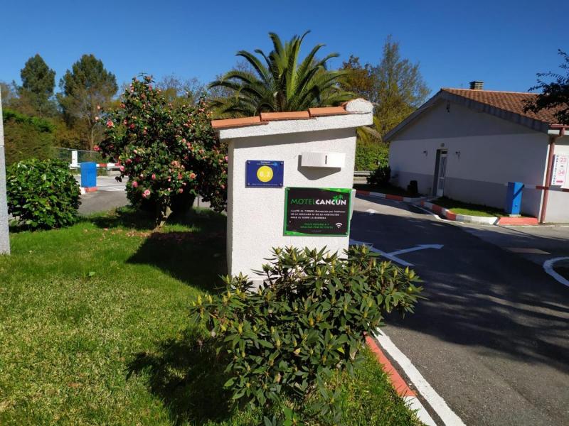 Motel Cancun Barbadas Ourense image