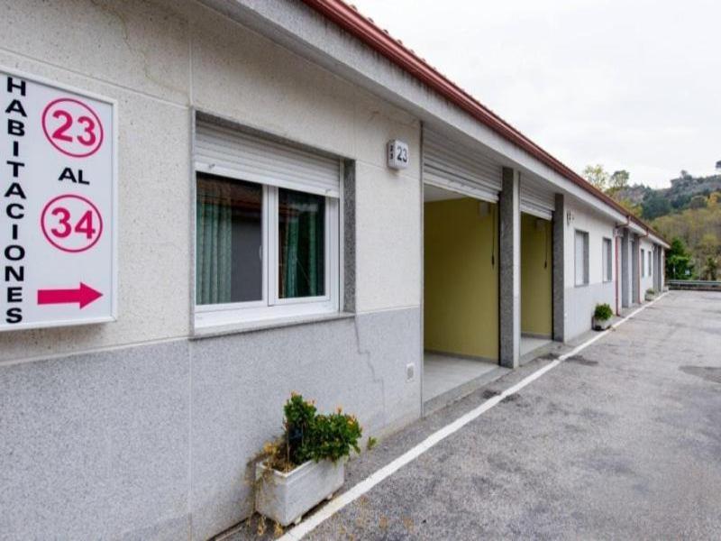 Motel Cancun Barbadas Ourense image