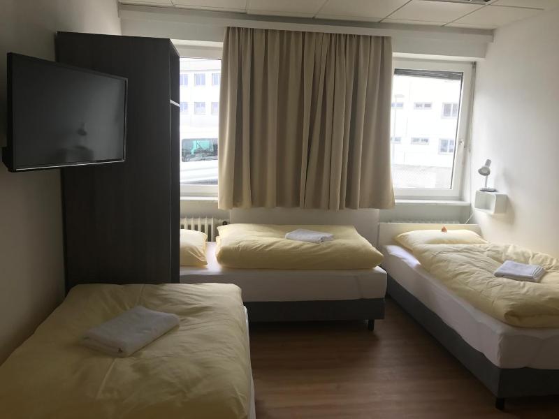 Montagehotel Bed Steel image