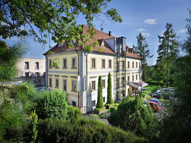 Maxmilian Lifestyle Resort image