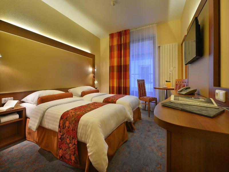 Maxmilian Lifestyle Resort image