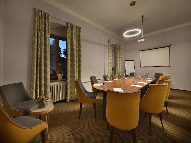 Maxmilian Lifestyle Resort image