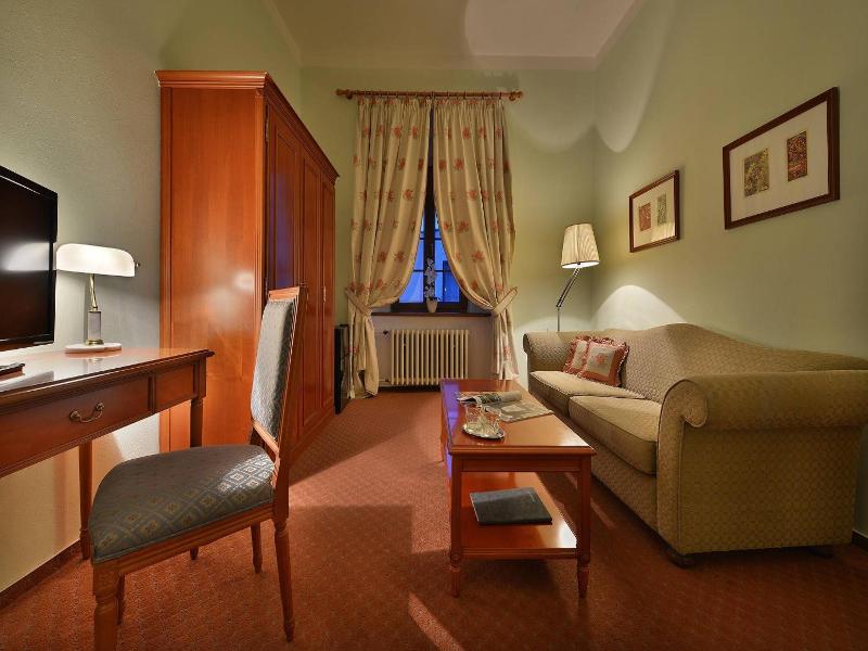 Maxmilian Lifestyle Resort image
